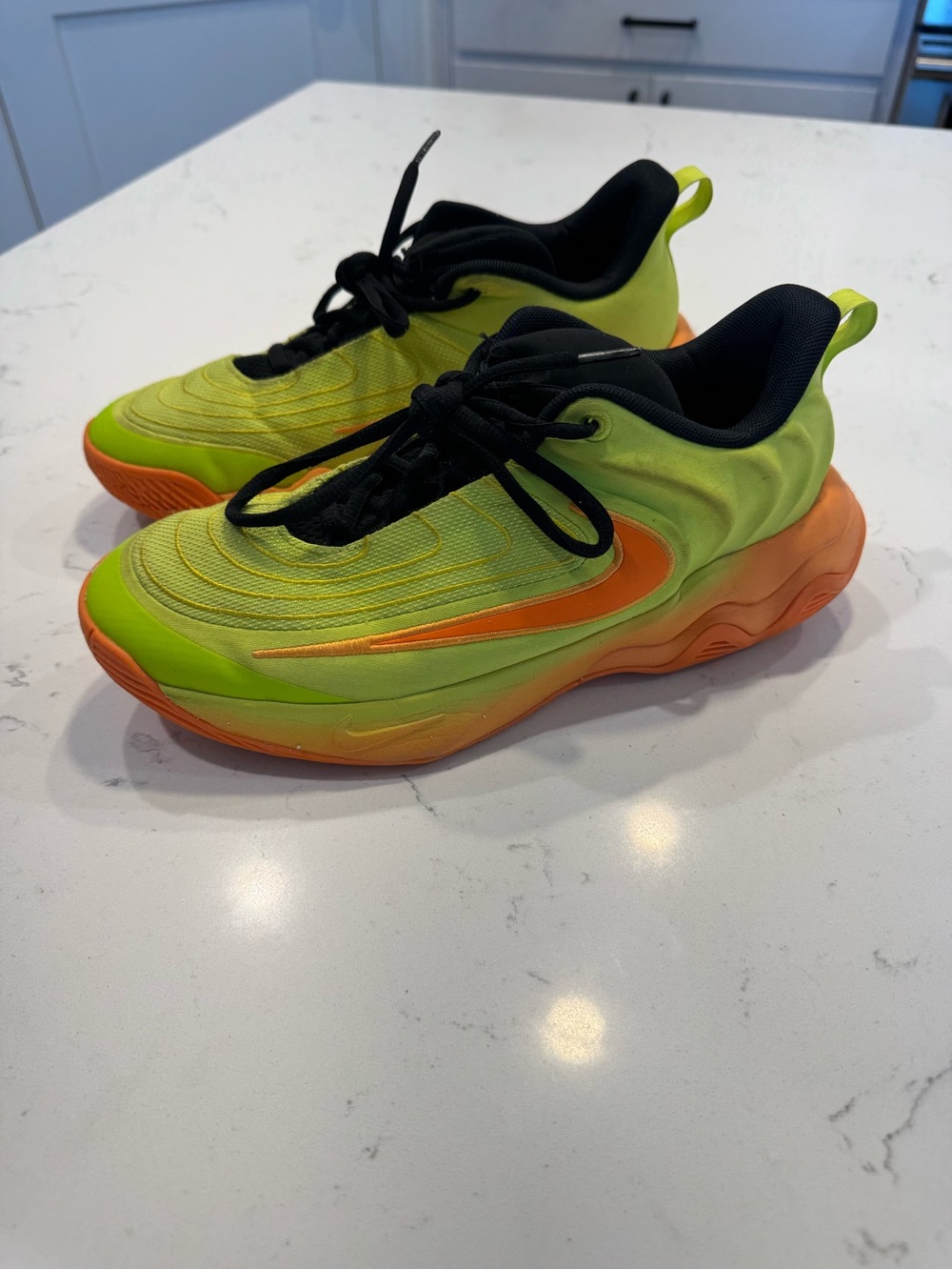 Nike Giannis Immortality 4 Cyber Bright Neon Basketball Shoes Youth size 6.5Y